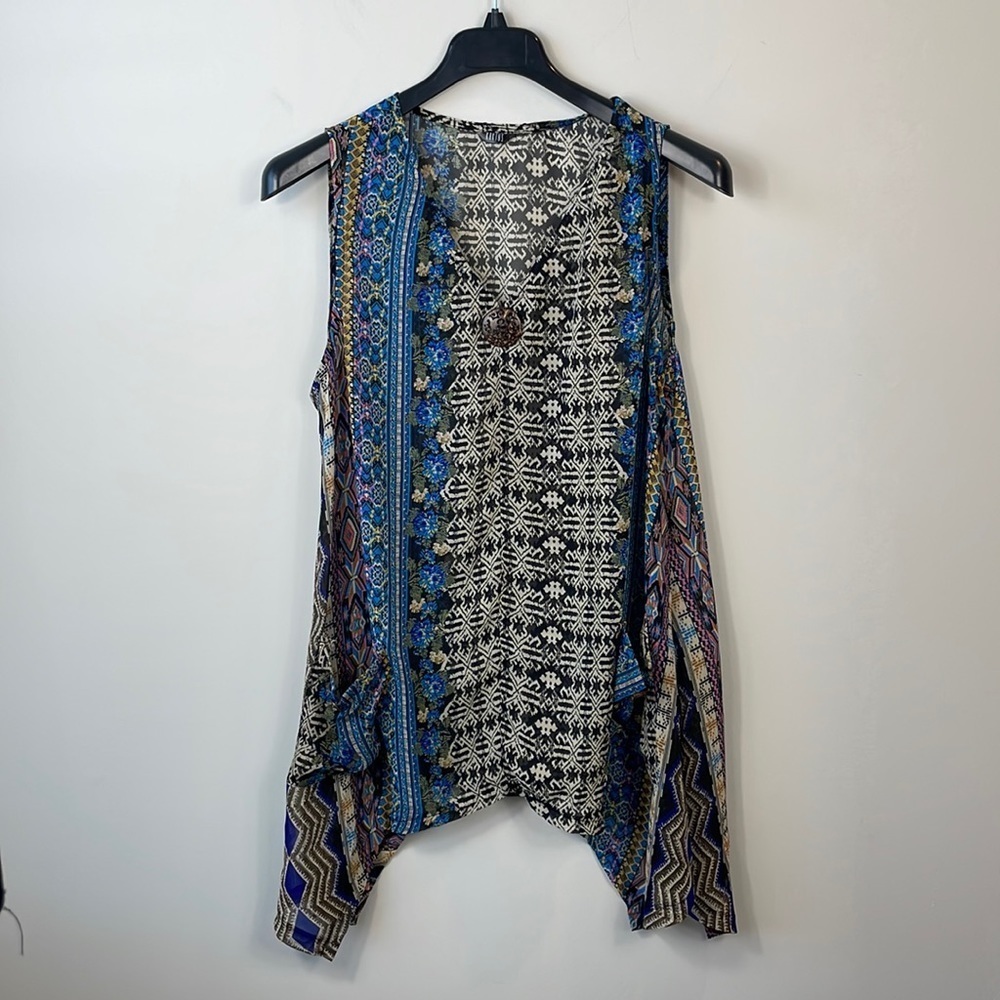Kaktus batik semi sheer lightweight assymetrical shirt